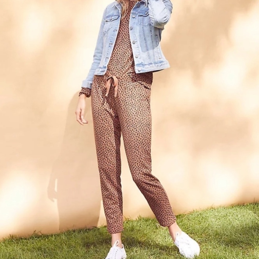 sale | lou & grey | leopard print joggers